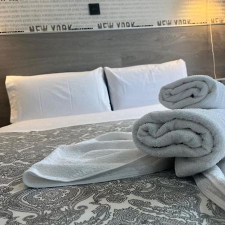 Fuencarral Rooms Madryt Zewnętrze zdjęcie